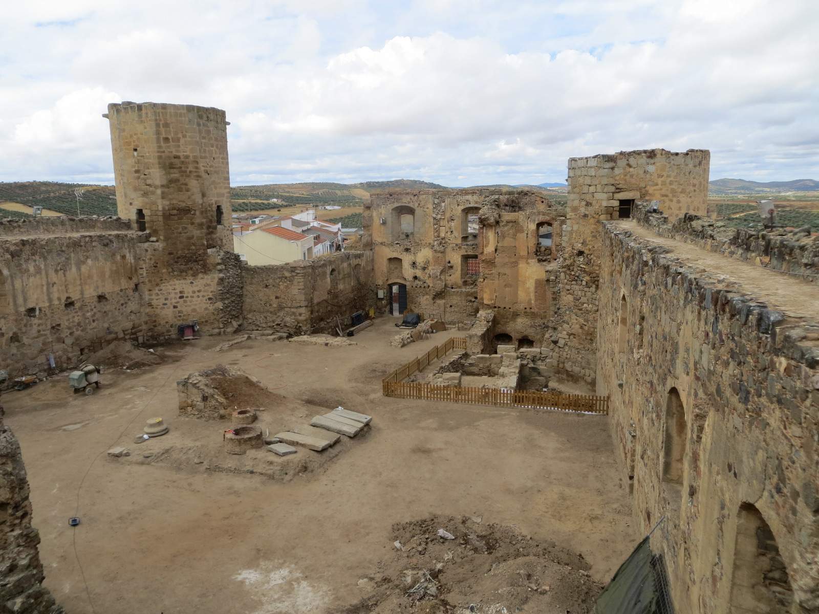 Zalamea de la Serena, Castillo de Asociación española de amigos de