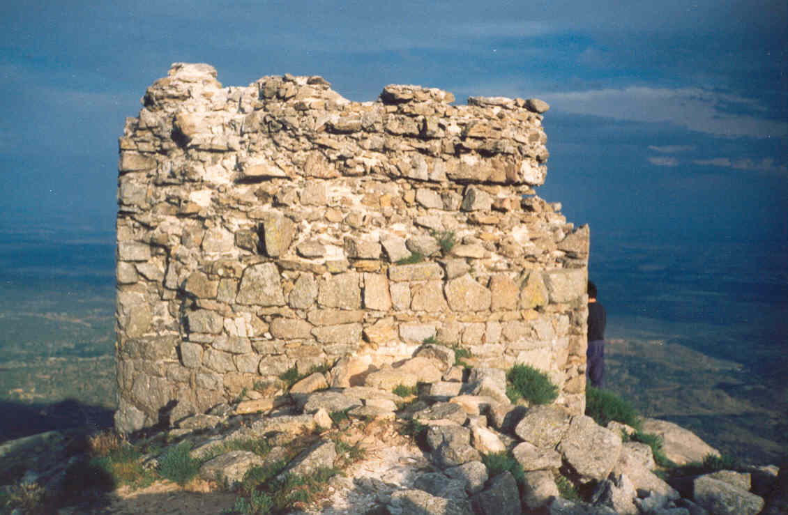 Hinojosa de San Vicente, Castillo de san Vicente ...