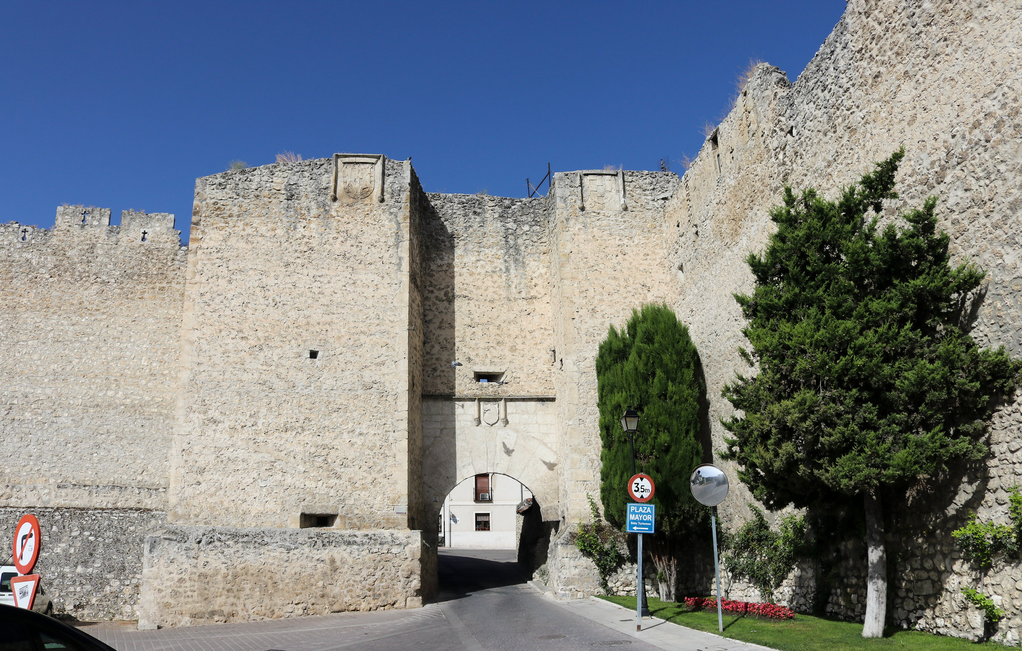 Cuéllar.. Murallas. Asociación española de amigos de los Castillos